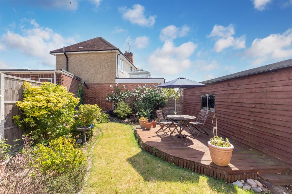 Cookham Road, Maidenhead - View 3