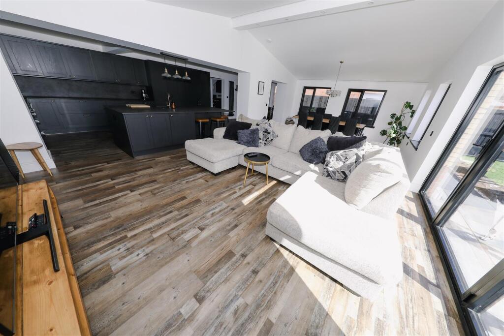 House in Glenrothes, Balfarg - View 4