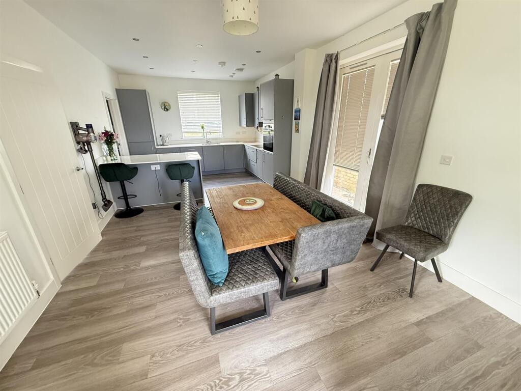 House in Calne, Quemerford - More