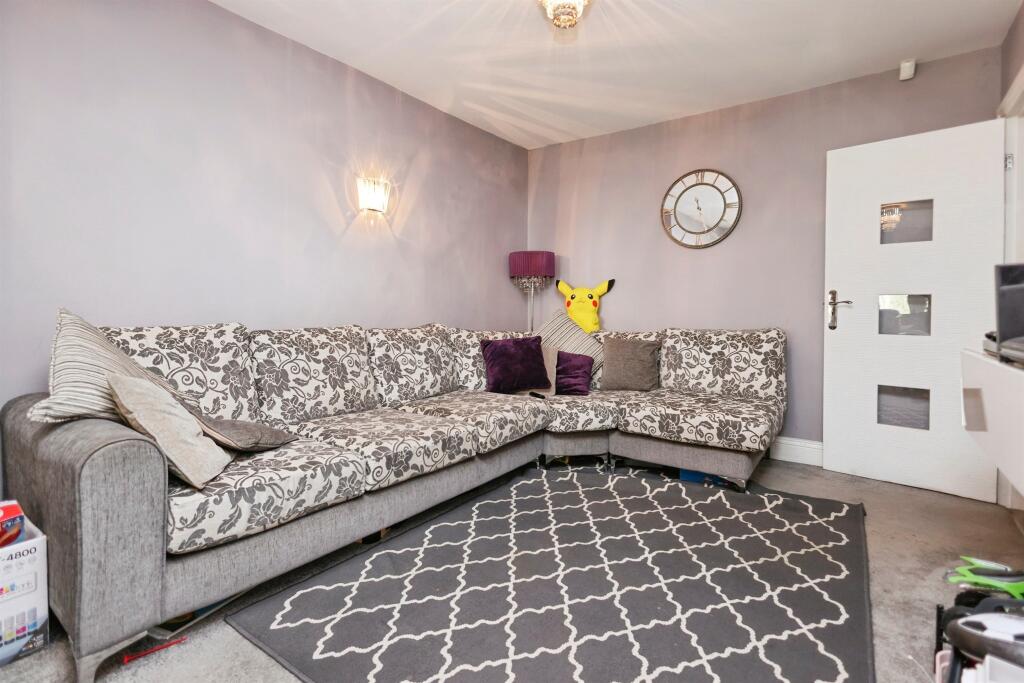 House in Birmingham, Lyndon Green - View 4
