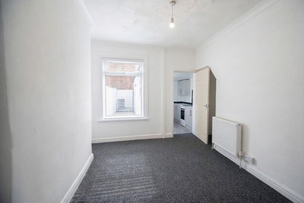 House in Hull - View 4