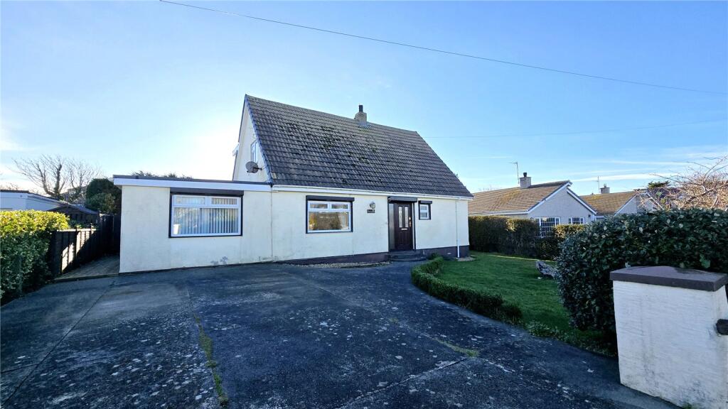 4-bed detached on Trearddur Road, Trearddur Bay, Holyhead, Isle of Anglesey, LL65, £375,000