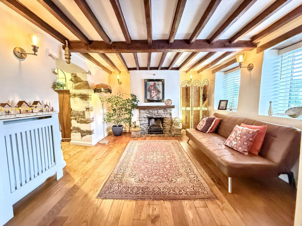 Shrivenham Road, Highworth, SN6 7 photo 4