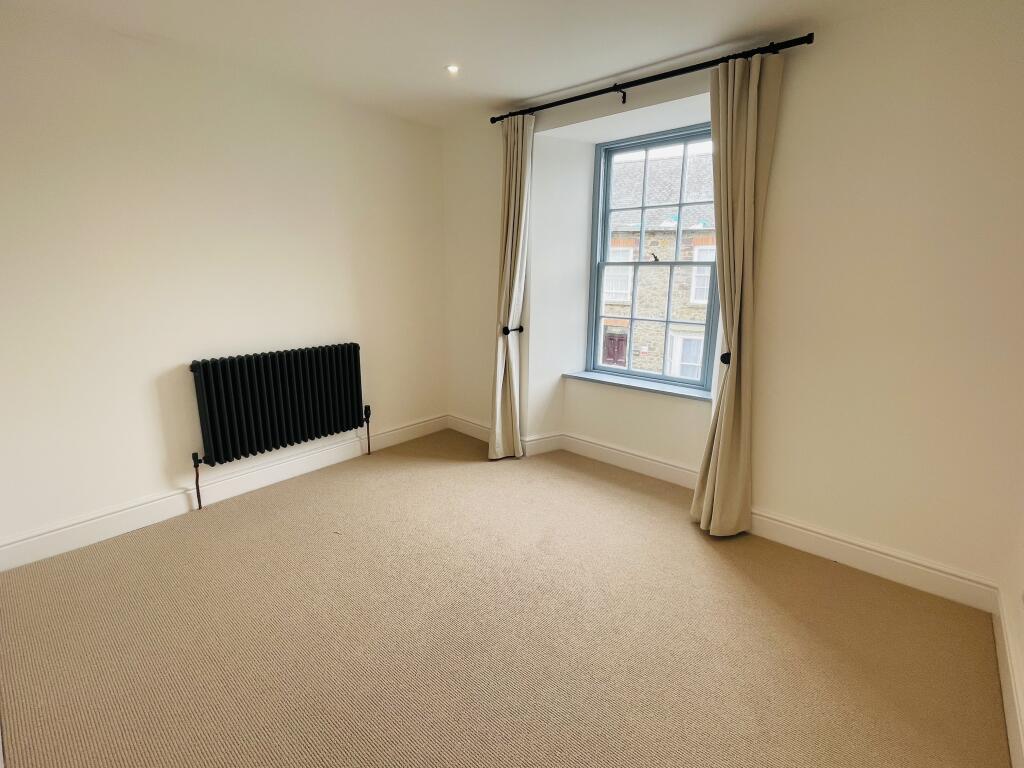 Apartment in Swansea - View 4