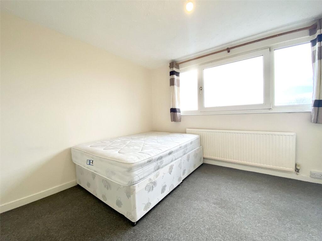 6 bedroom terraced house for rent