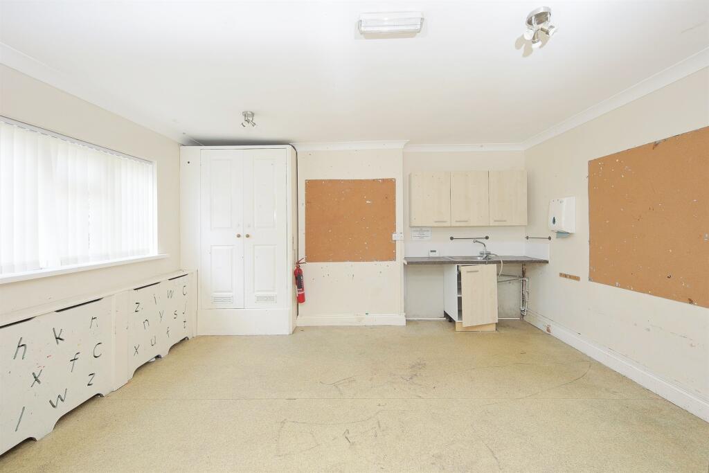 656, Kenilworth Road, Balsall Common, Coventry photo 4