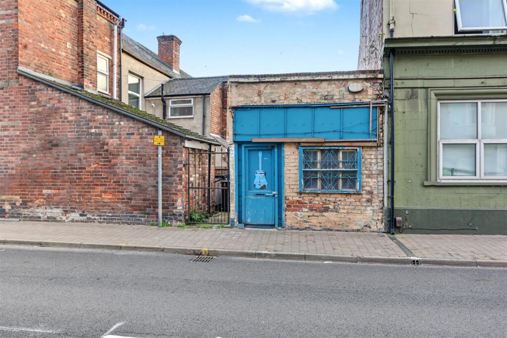 Main image of property: Victoria Road, Netherfield, Nottingham