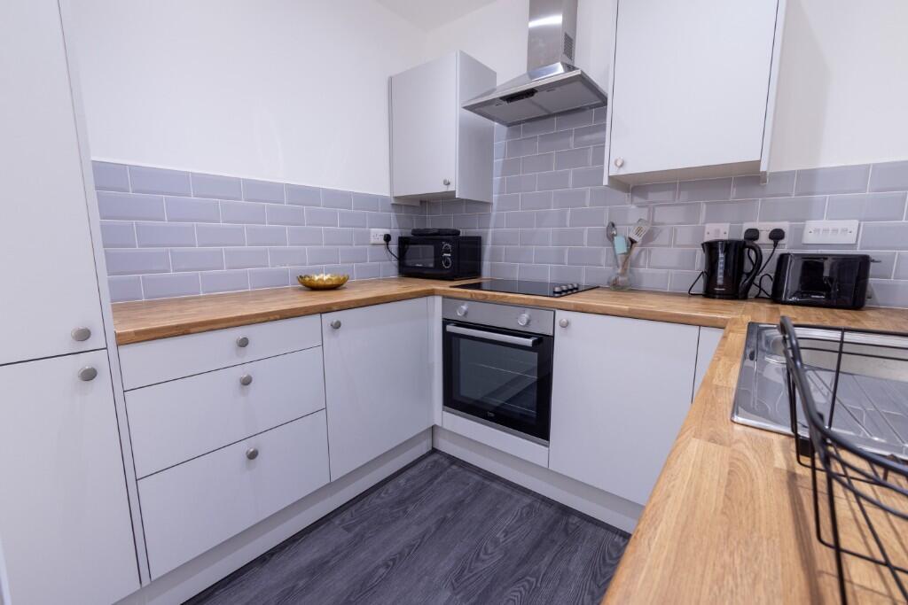 Apartment in Leeds, West Yorkshire - View 3