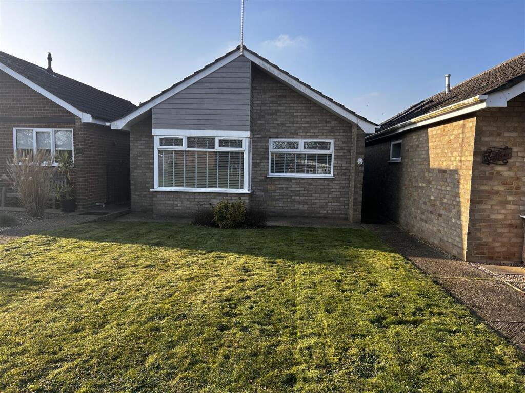 2-bed bungalow on 3, Nightingale Avenue, Reydon, Southwold, £290,000