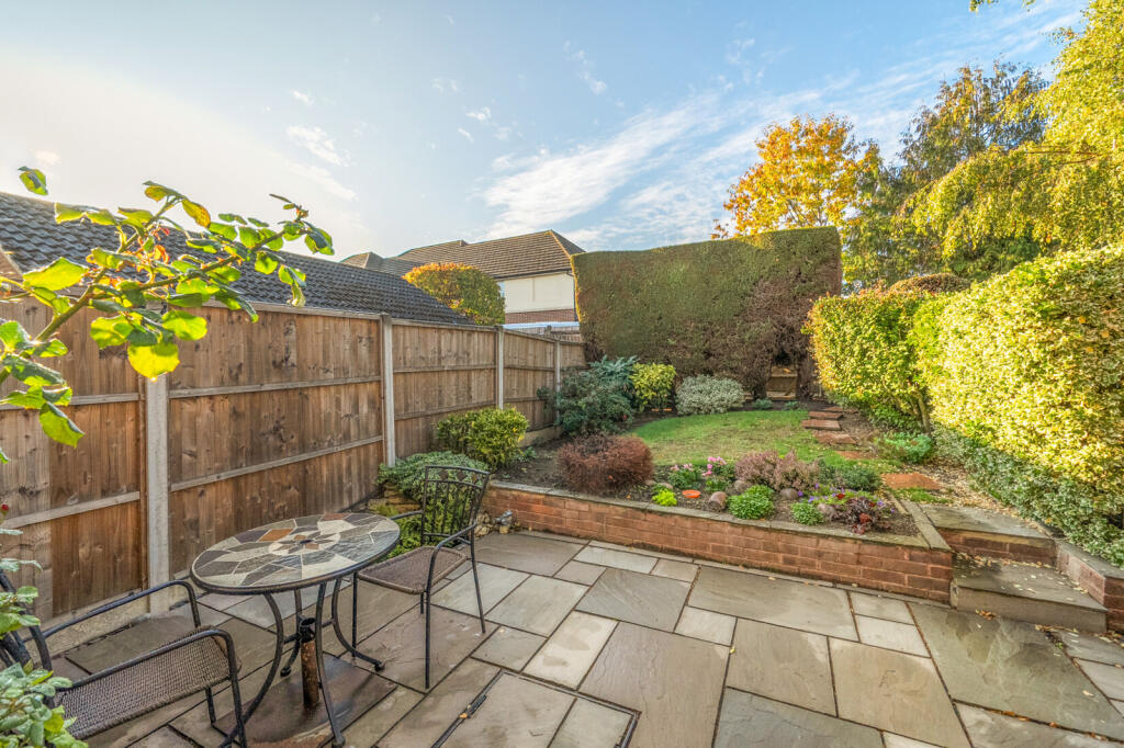 House in Guildford - View 2