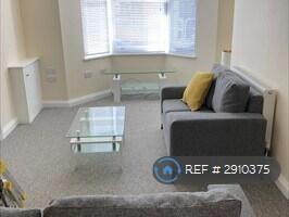 4 bedroom semi-detached house for rent