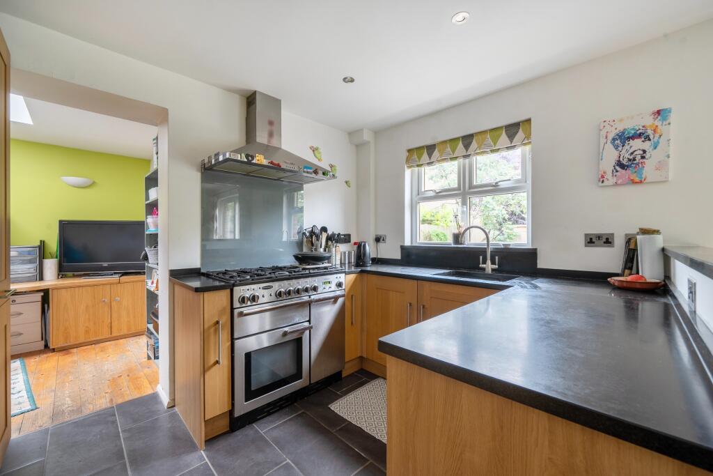Goldsworth Park, Woking - View 5