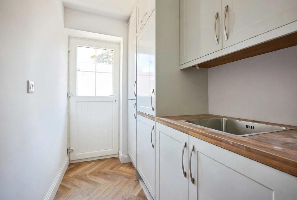 House in Dorchester - View 5