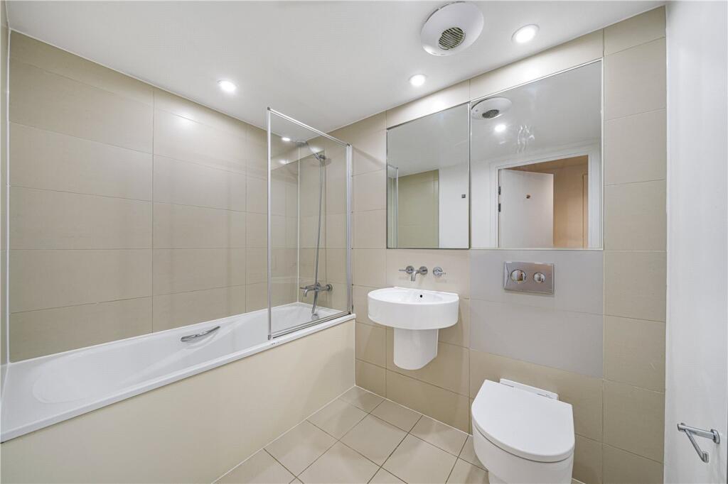 Apartment in London - More