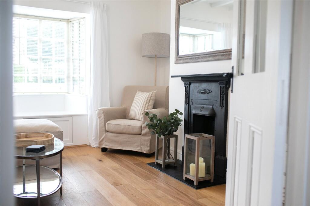 House in Worcester - View 5