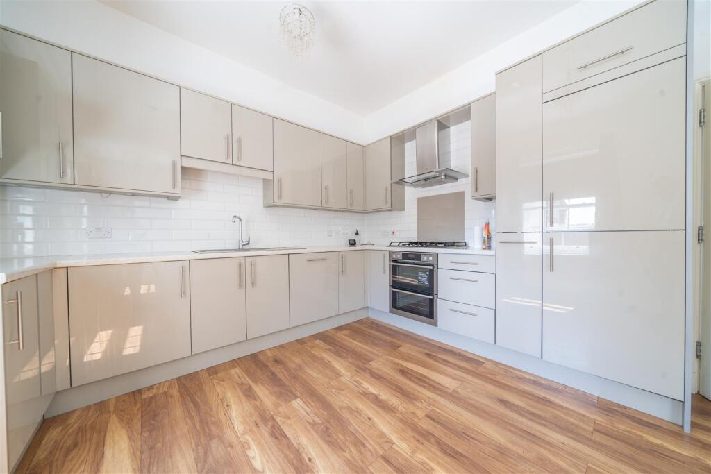 Apartment in Dorchester, Poundbury - View 4