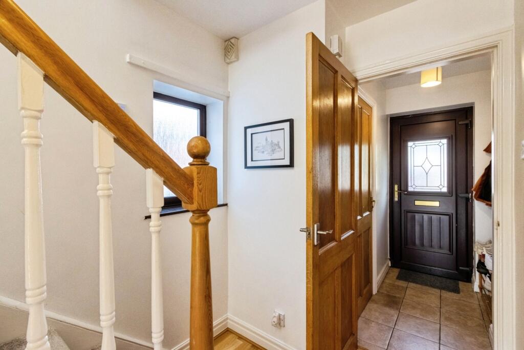 House in Wakefield, Outwood - View 5