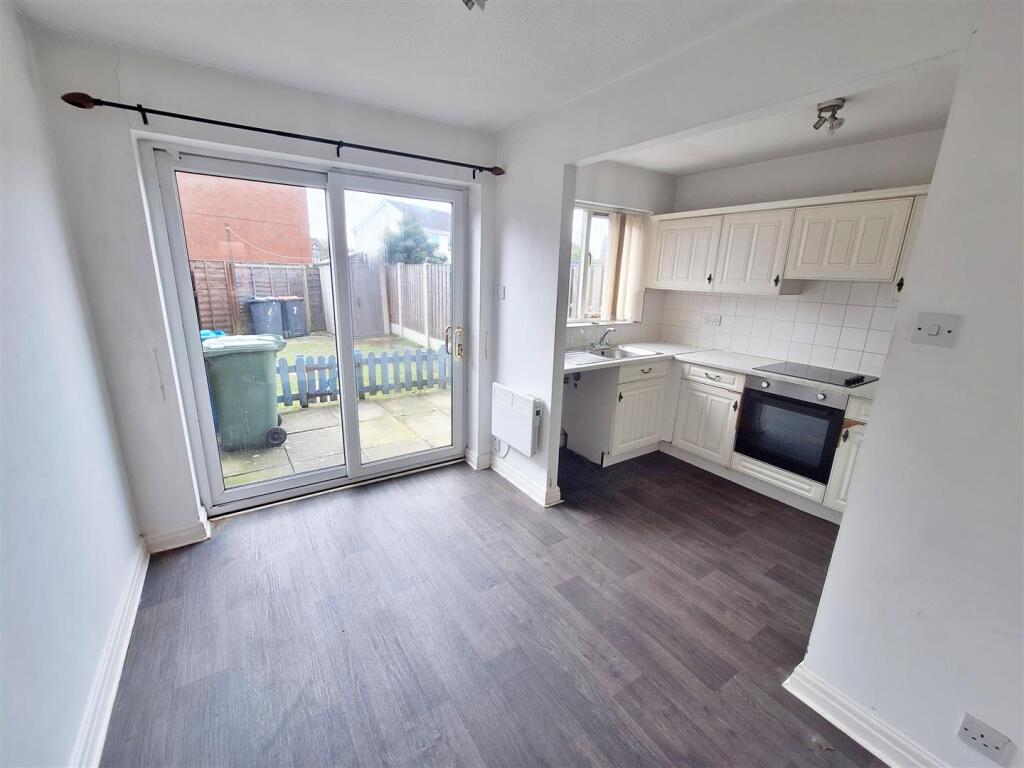 Redstart Place, Thornton-Cleveleys photo 4