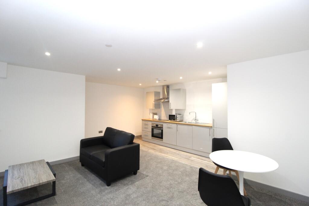 Apartment in Hull - View 3