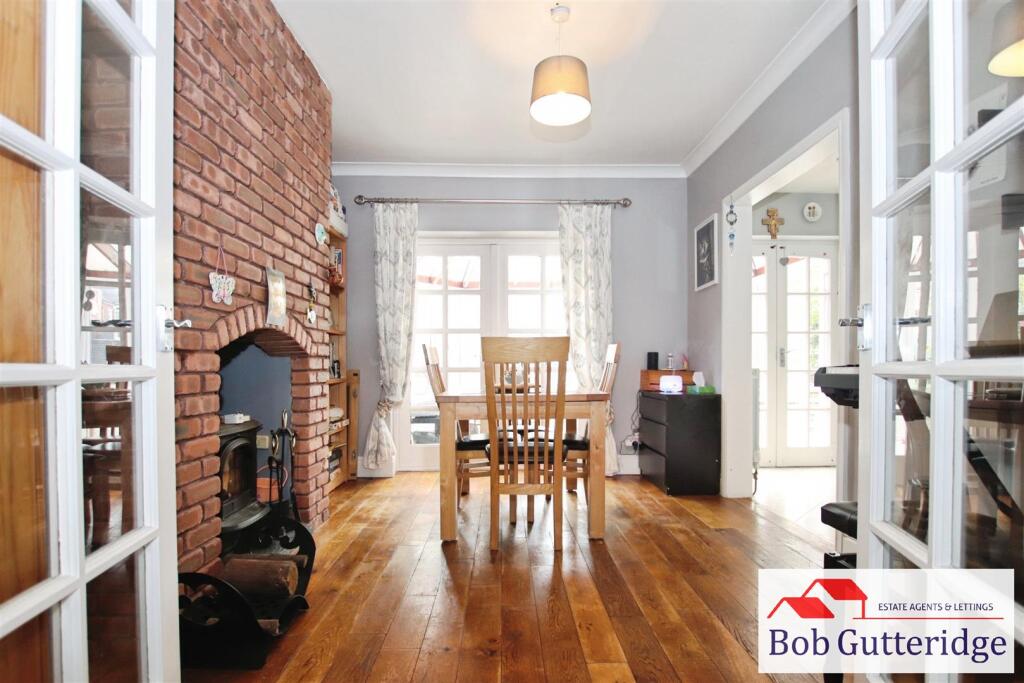 West View, Wolstanton, Newcastle photo 4