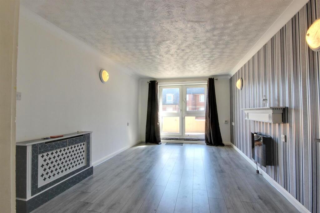 Apartment in Anlaby, Anlaby with Anlaby Common - More