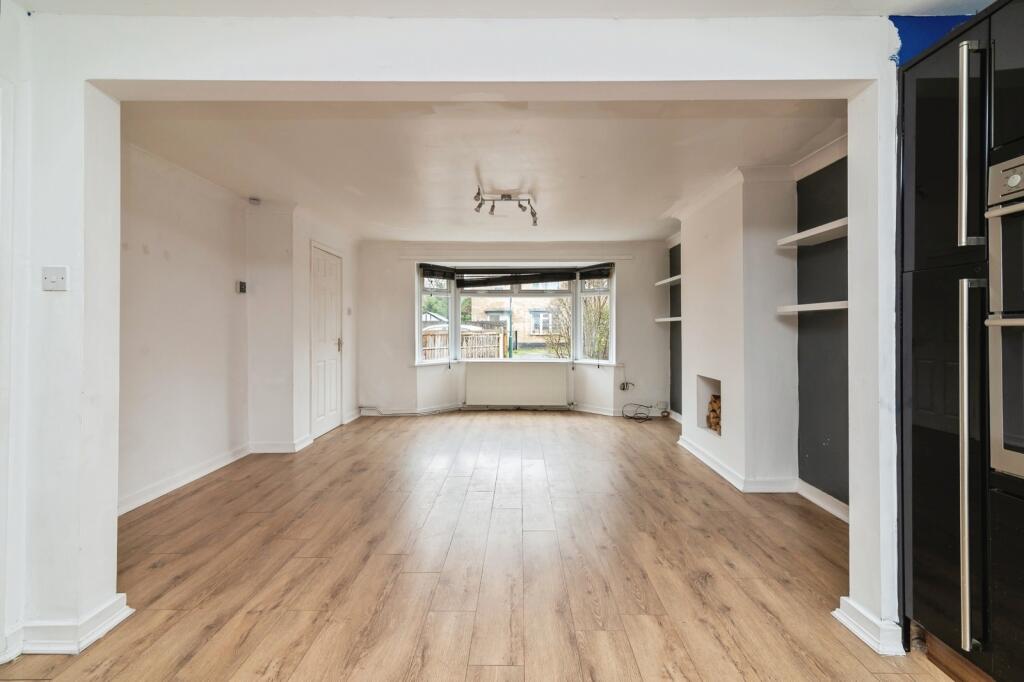 Avebury Close, Clifton, Nottingham, NG11 - More