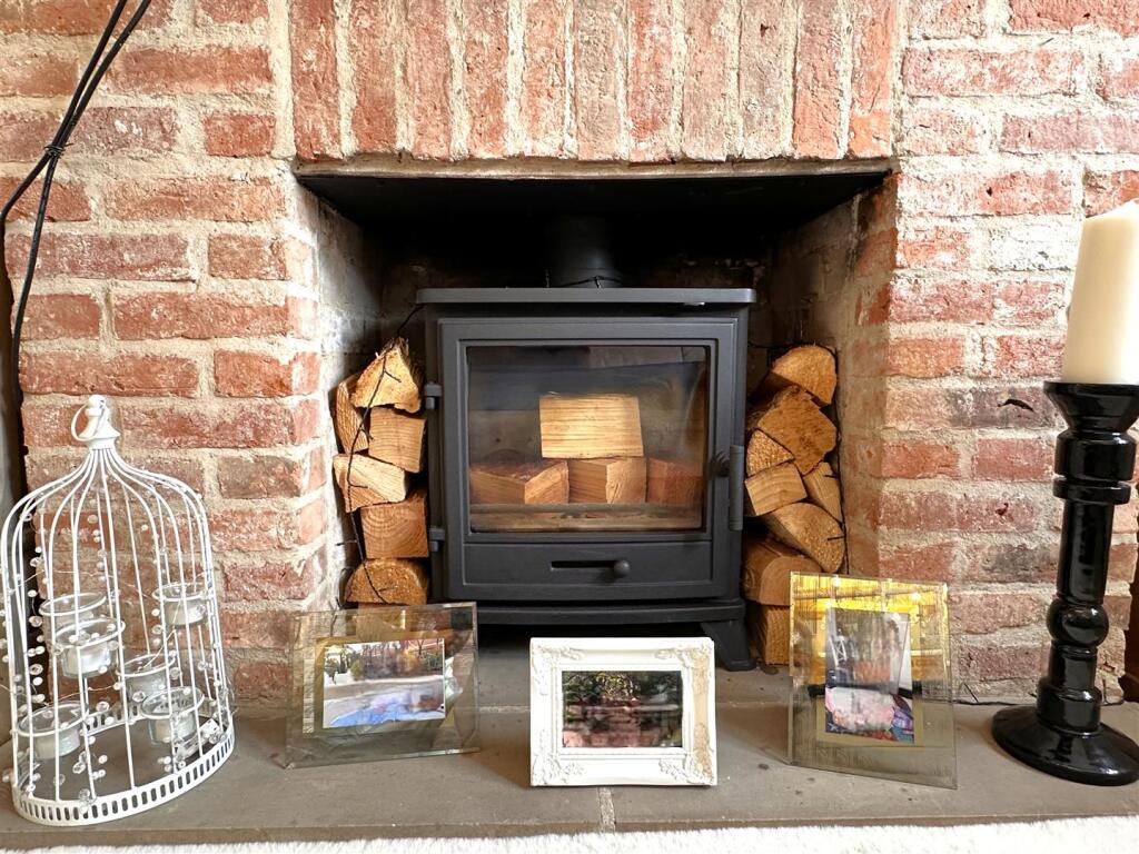 Weaver Cottage, Palmer Road, Sutton-On-Trent, Newark - View 5