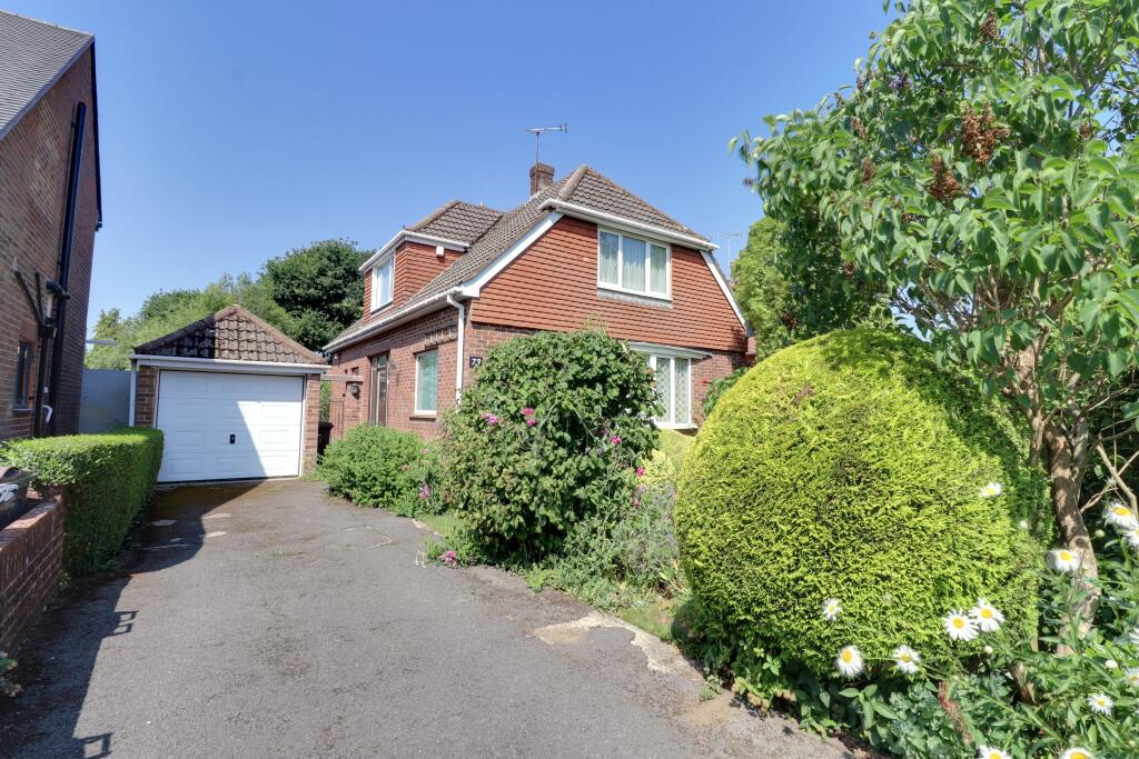 3-bed detached on Ferndale, Waterlooville, £475,000