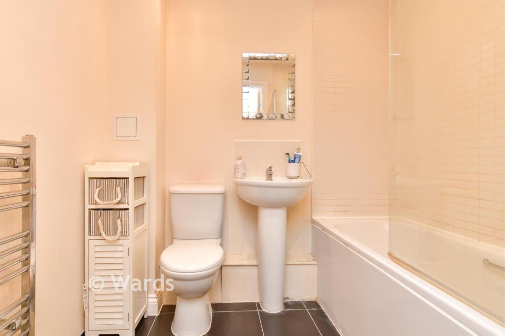 Apartment in Dartford - More