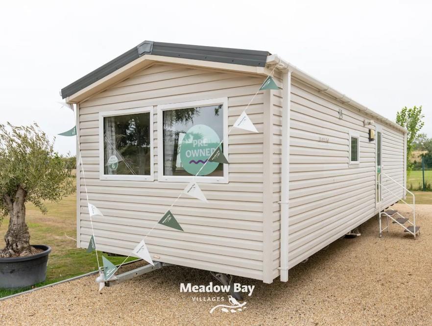 Main image of property: Golden Leas Holiday Park, 2016 Willerby Mistral
