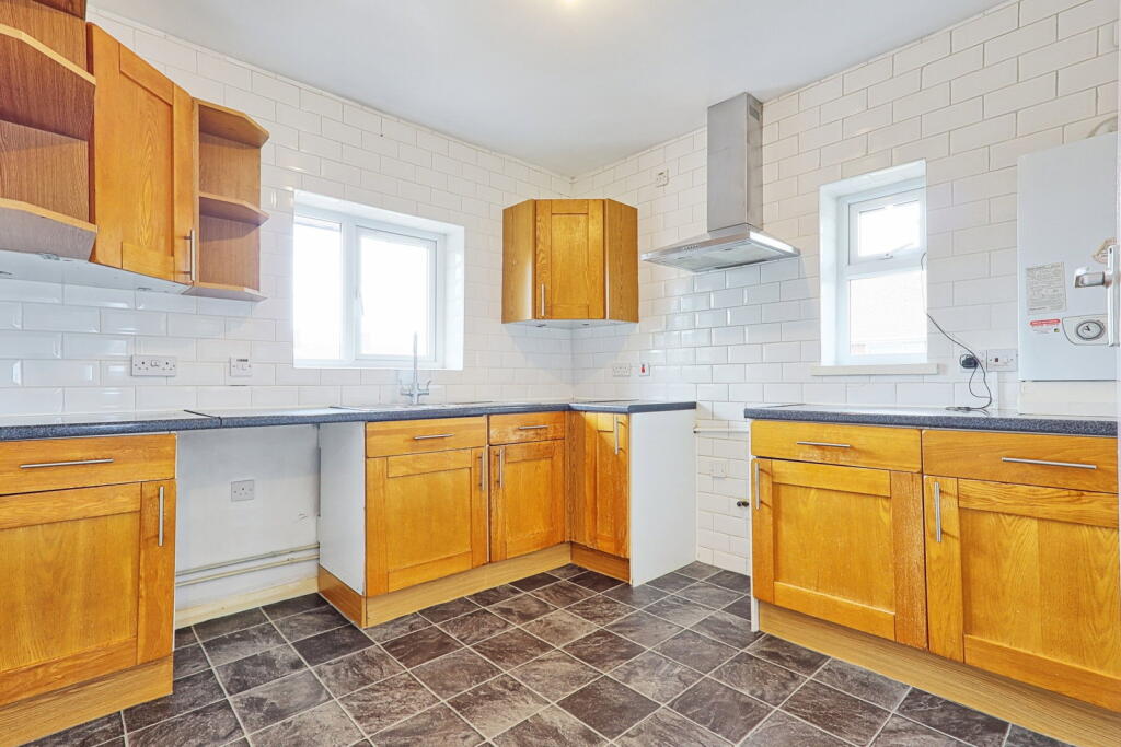 Apartment in Thurrock, Essex - View 3
