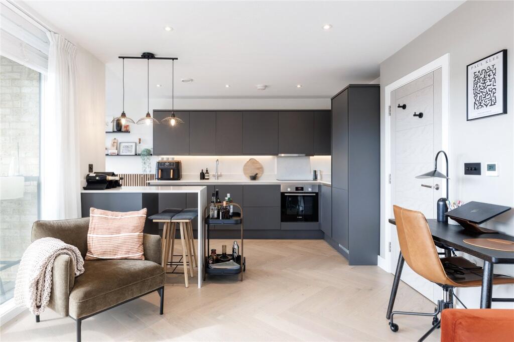 Apartment in London - More