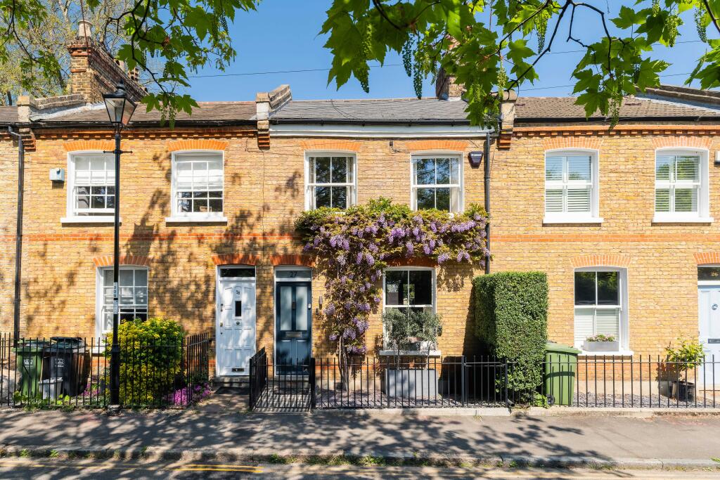 Main image of property: Collins Street, London, SE3
