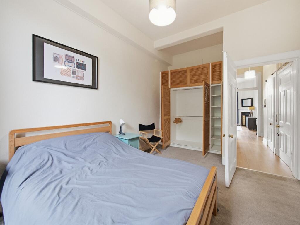 Apartment in Edinburgh - More