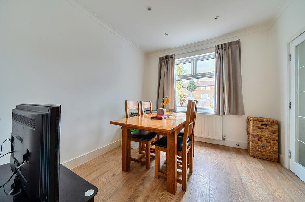 House in London - View 4