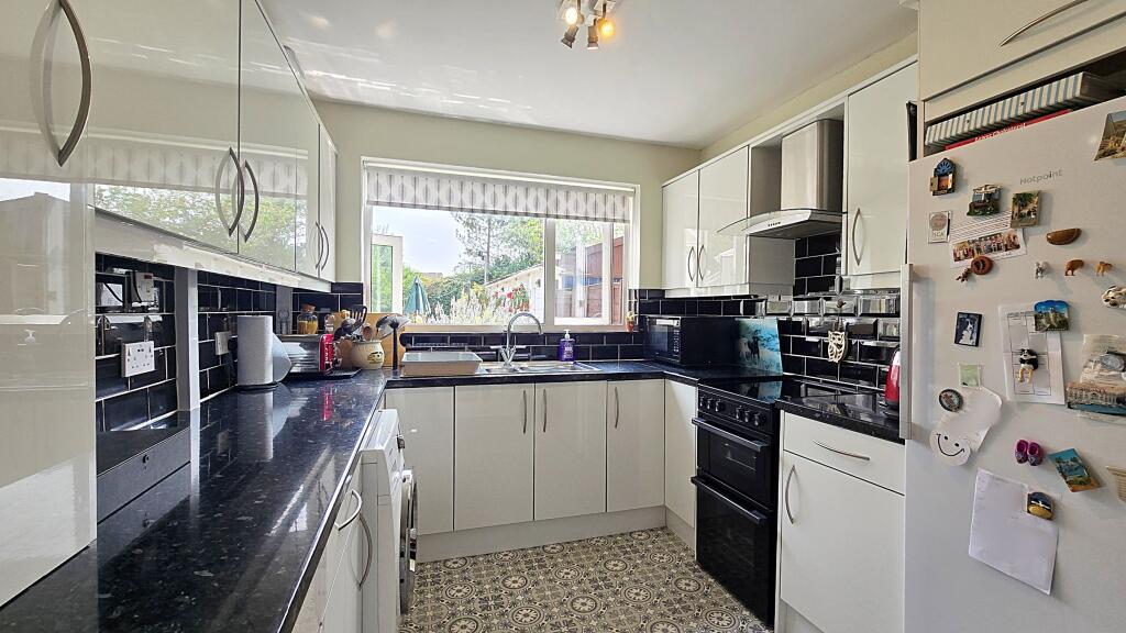 Vicarage Road, Coalpit Heath, Bristol BS36 photo 5