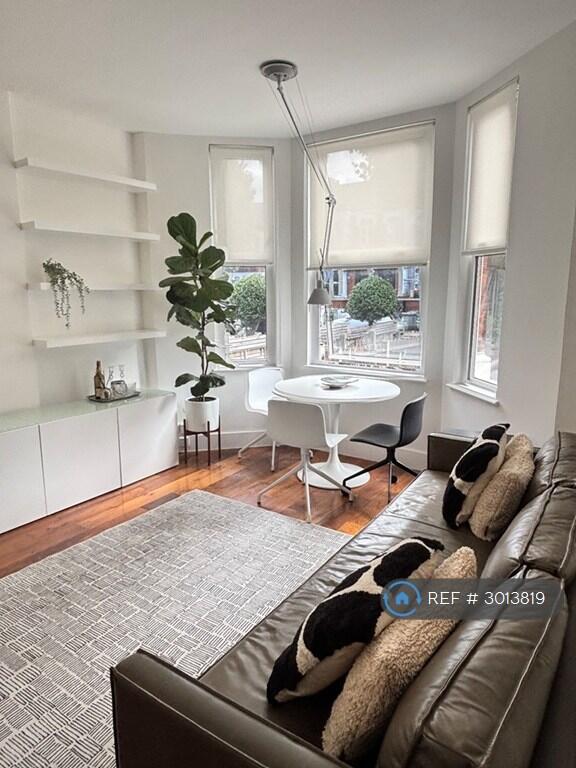 Apartment in London - View 2