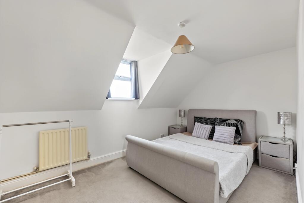 Apartment in Gillingham, Parkwood - More