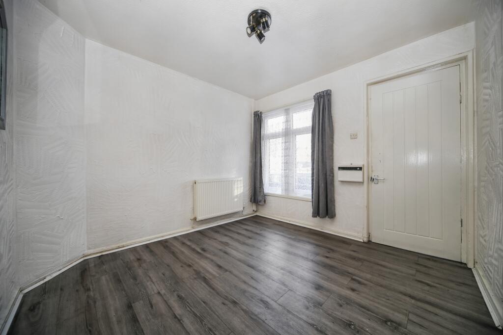 No.72 Blakehall, Skelmersdale, Lancashire WN8 9BA photo 4