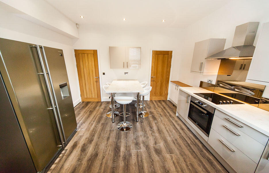 6 bedroom terraced house for rent