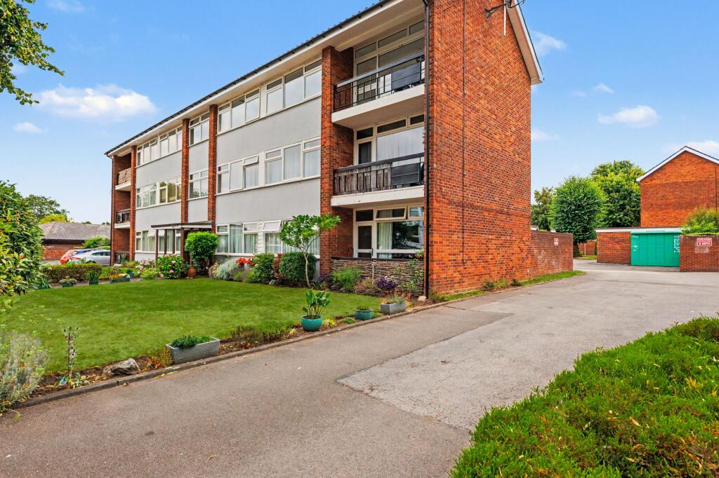 Main image of property: Arlington Avenue, Leamington Spa, Cv32