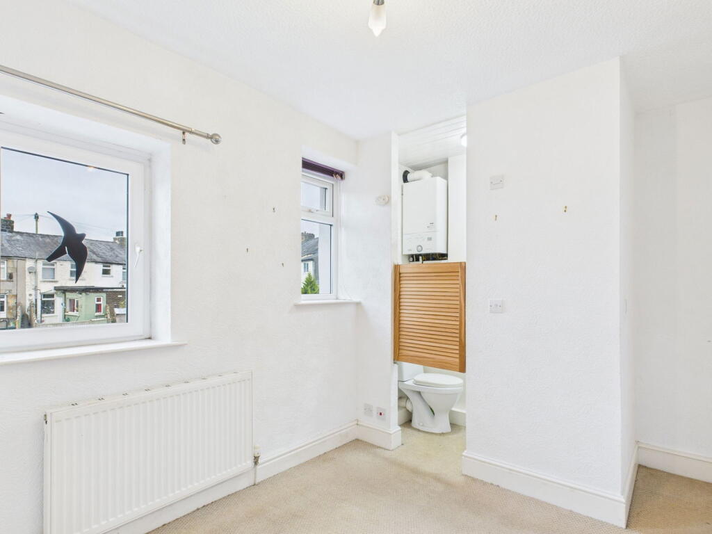 2 Russell Road, Carnforth, LA5 9AQ photo 4