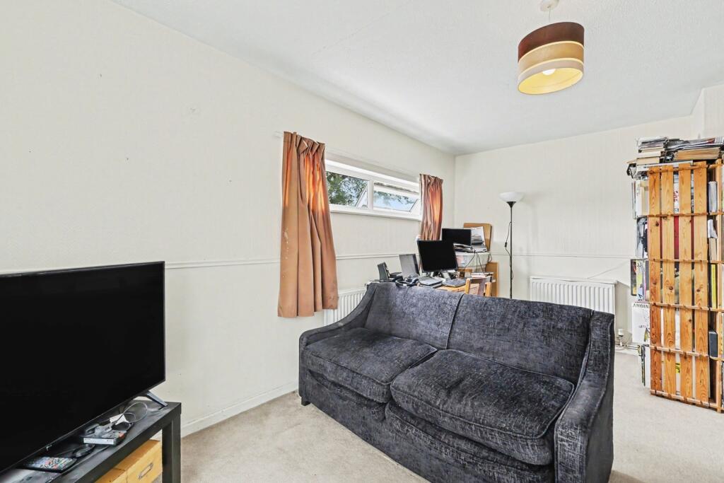Lone Pine Court, Brixworth, Northampton, Northamptonshire, NN6 photo 4