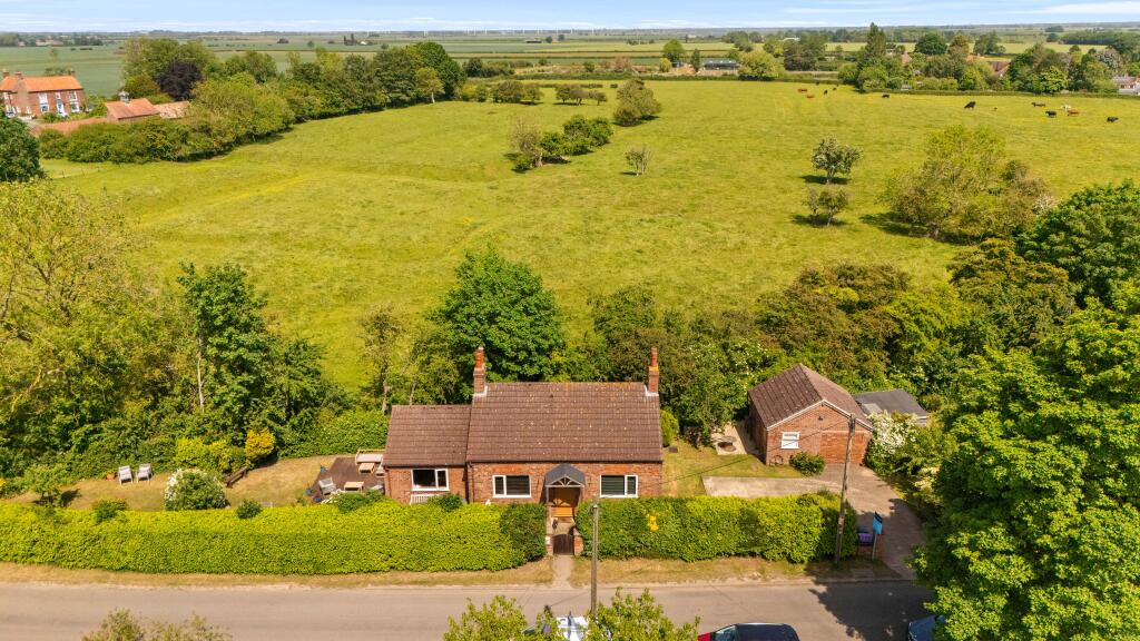 Main image of property: Silverwell Cottage Yarburgh Road Alvingham Louth LN11 0QG