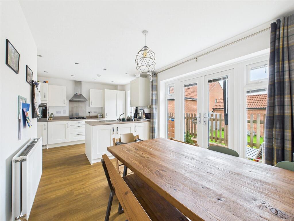Faithfields Close, Hanham, BS15 photo 2
