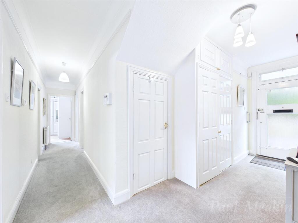Pond House, Limpsfield Road, Sanderstead photo 4