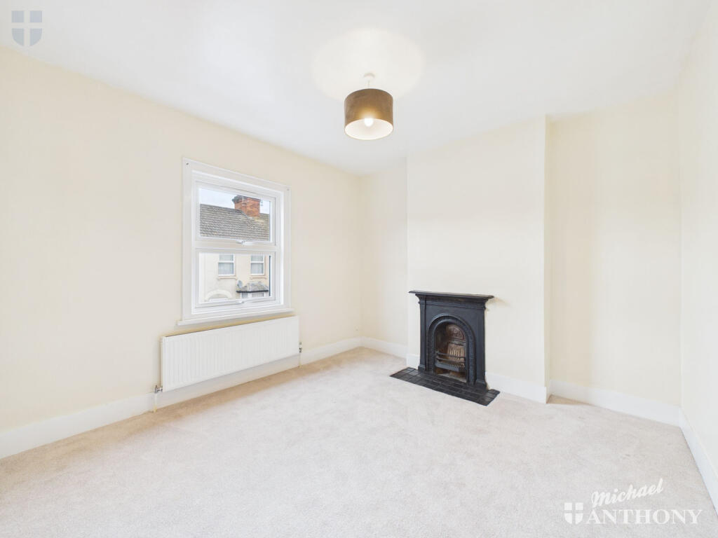 House in Aylesbury, Buckinghamshire - More