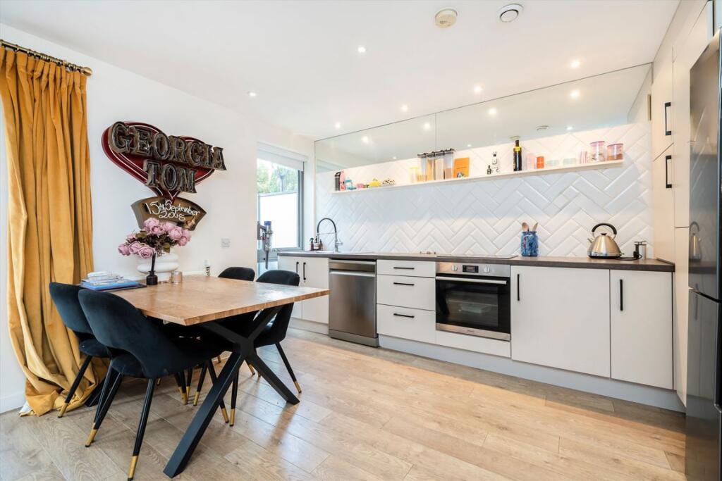 Apartment in London, Poplar - More