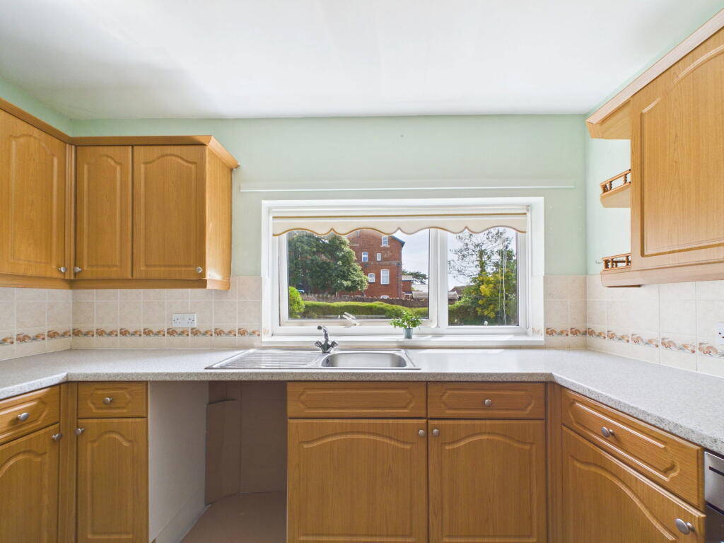 Apartment in Torquay - More