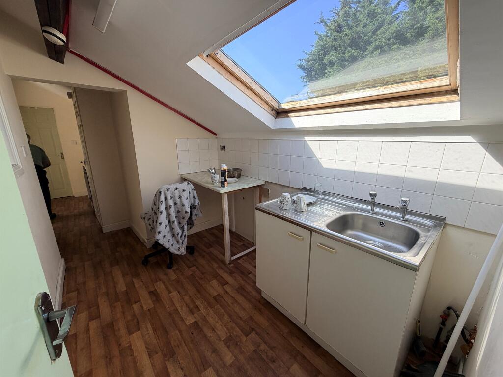 House in Bradford - View 5